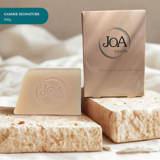 Savon Santal Joa Savon gamme Signature 100g avec packaging élégant