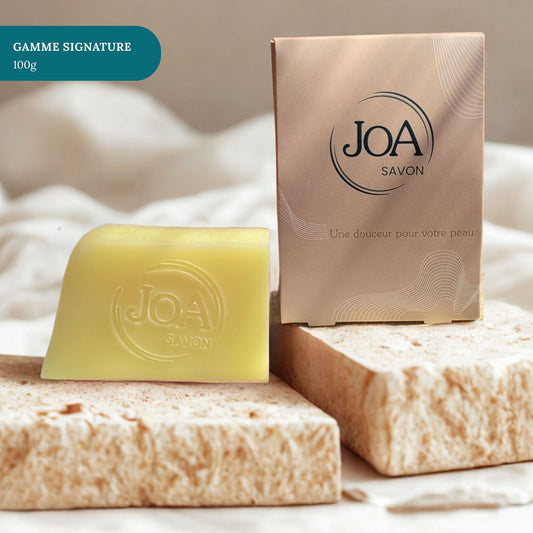 Savon Abricot Joa Savon gamme Signature 100g avec son packaging élégant