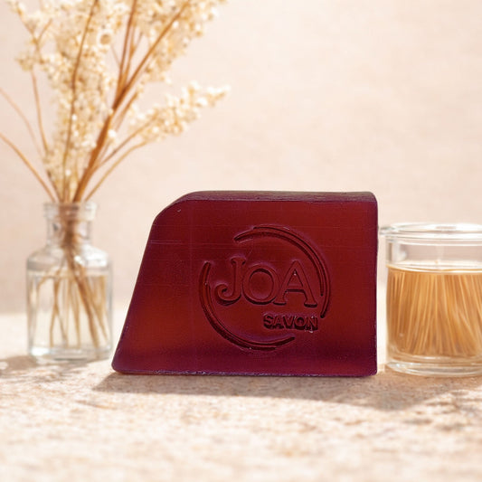 Savon Bella Vita Joa Savon dans une ambiance élégante et lumineuse avec notes parfumées