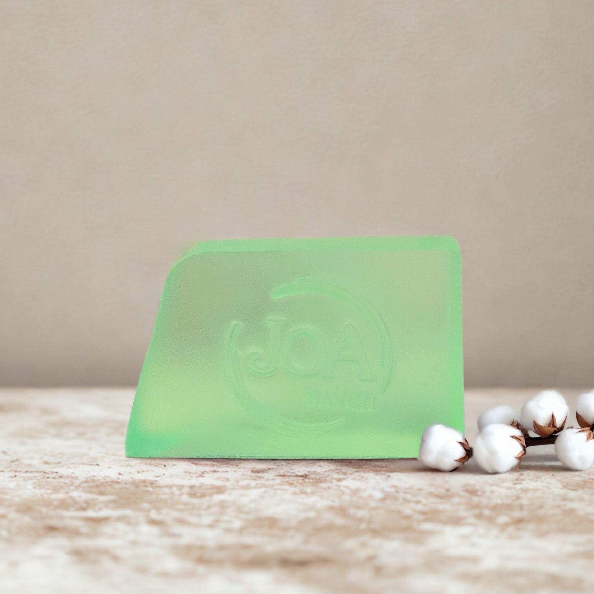 Savon Concombre Joa Savon enrichi en glycérine végétale 30 pour cent pour une peau douce